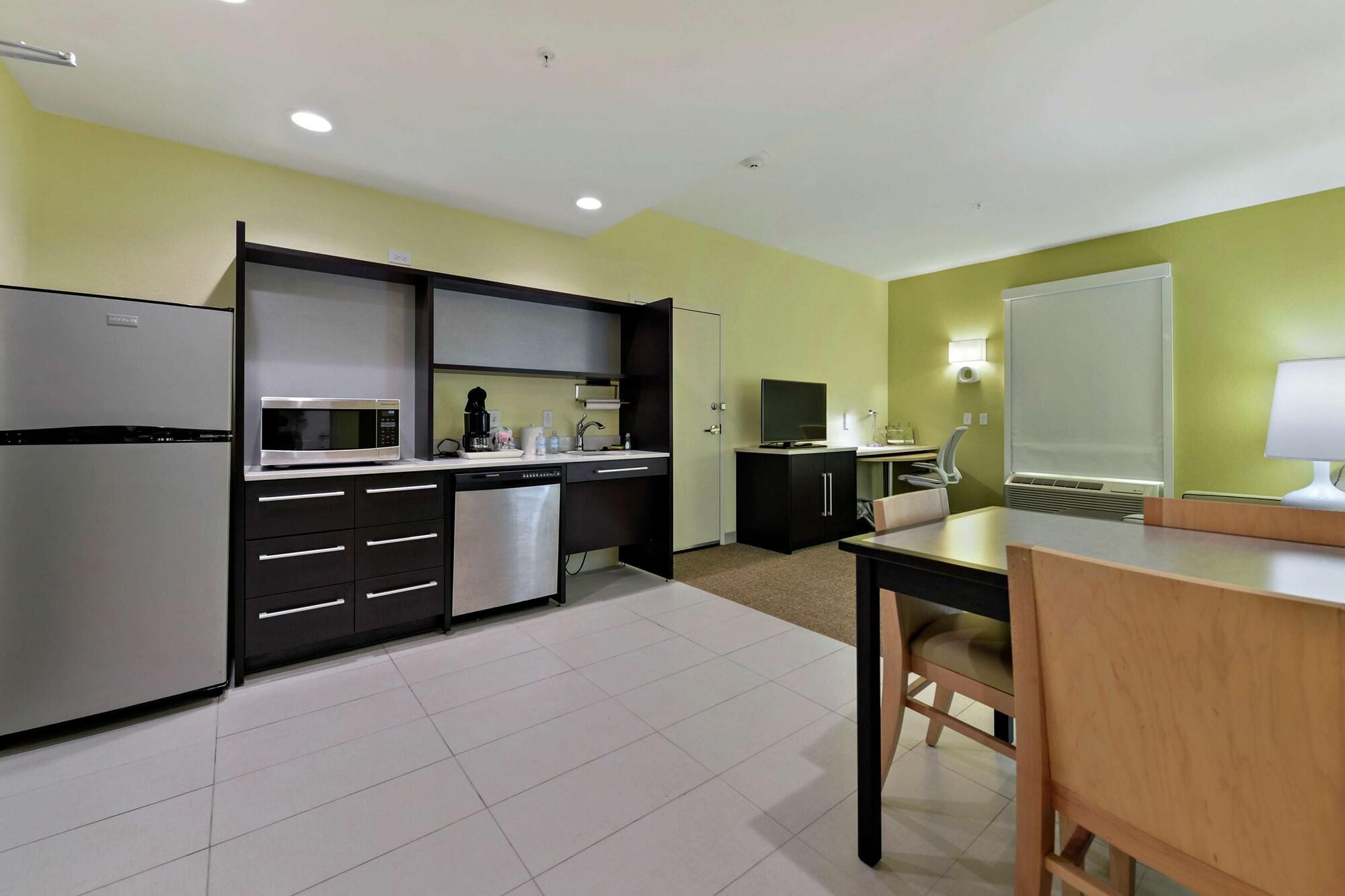 Hotel Home2 By Hilton I-10 3*